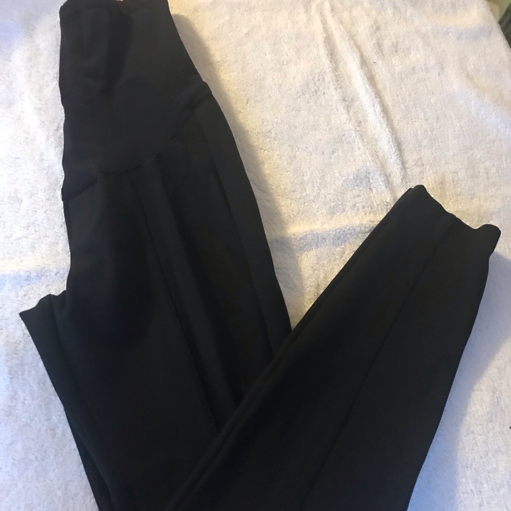 Maternity skinny pants.